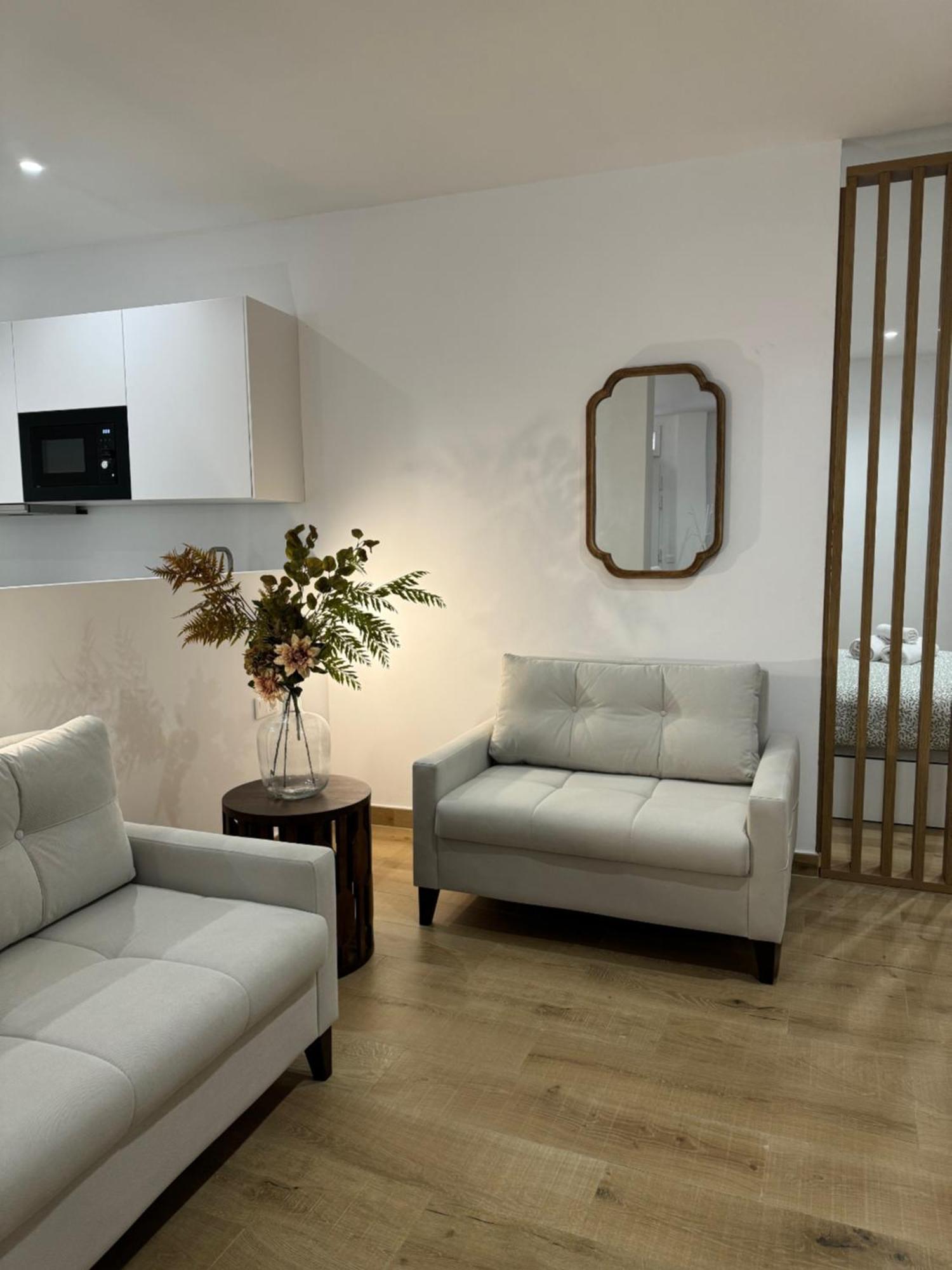 Alderete Suites Malaga Bagian luar foto